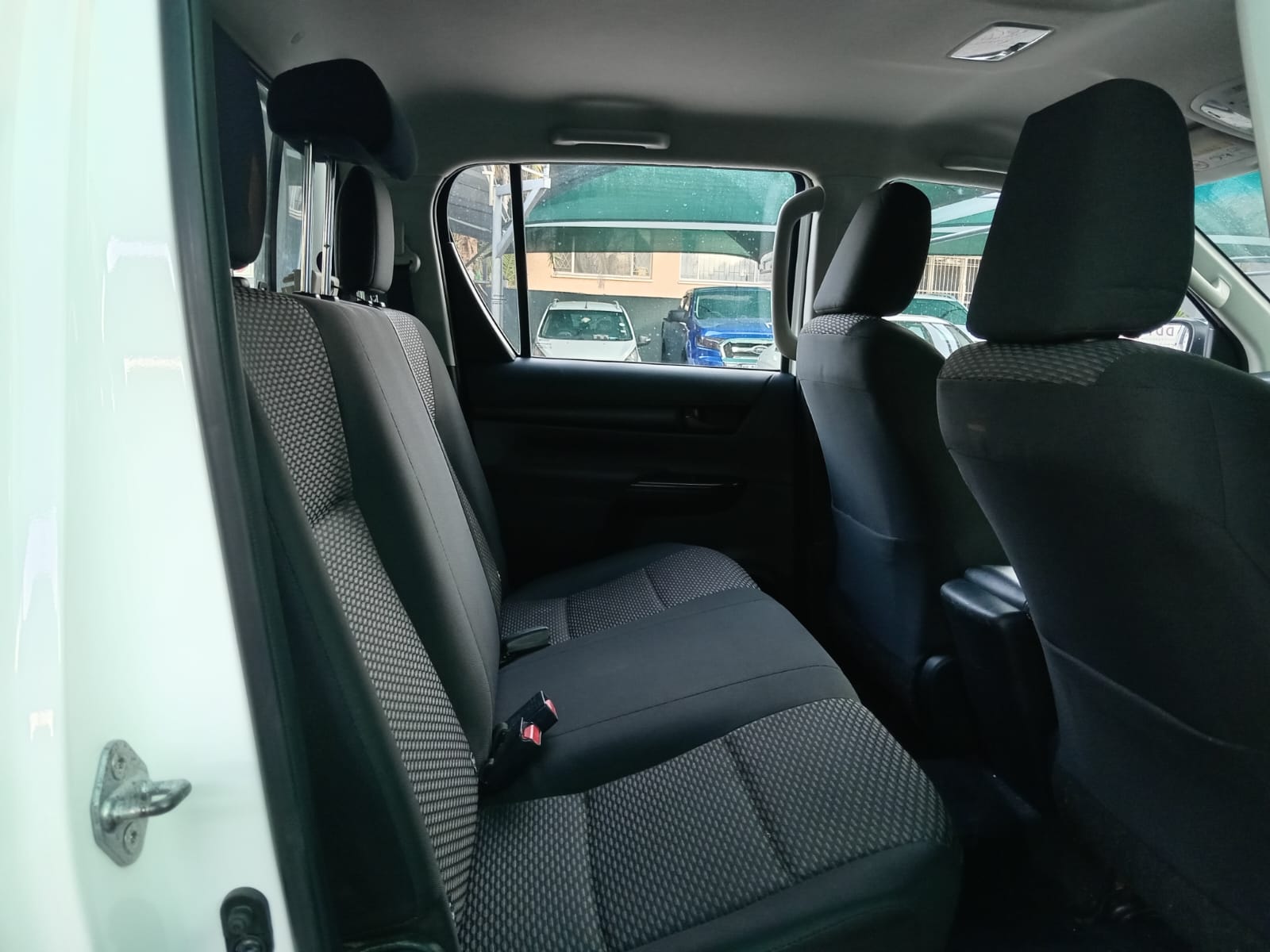
								2017 Toyota Hilux 2.4GD-6 Double Cab SRX Share Contact Seller full									