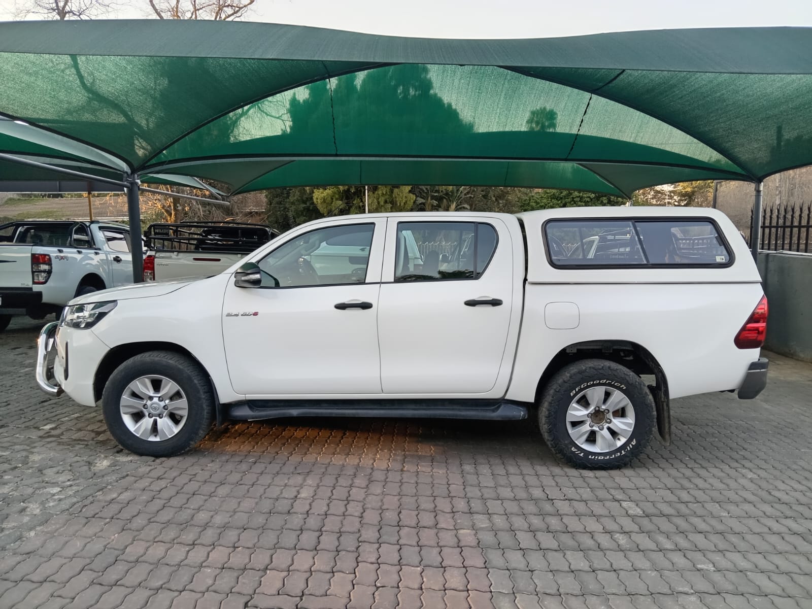 
								2017 Toyota Hilux 2.4GD-6 Double Cab SRX Share Contact Seller full									