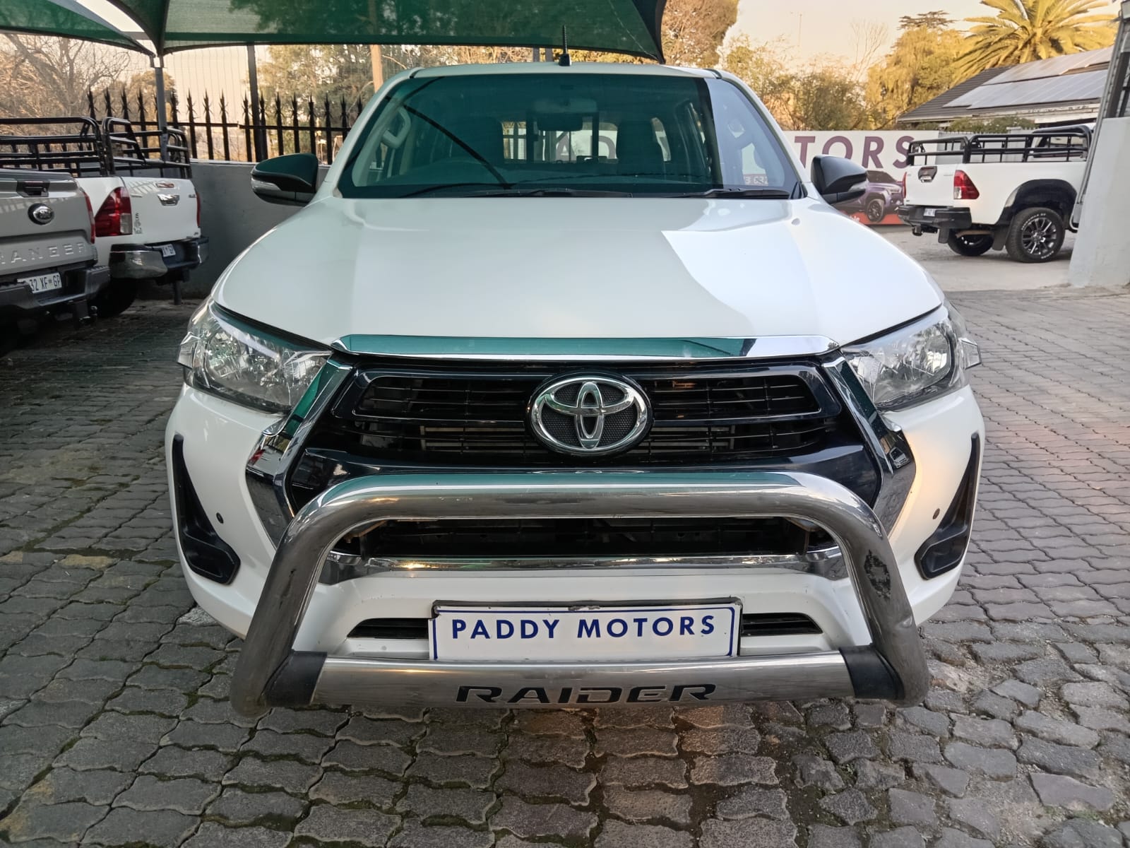 
								2017 Toyota Hilux 2.4GD-6 Double Cab SRX Share Contact Seller full									