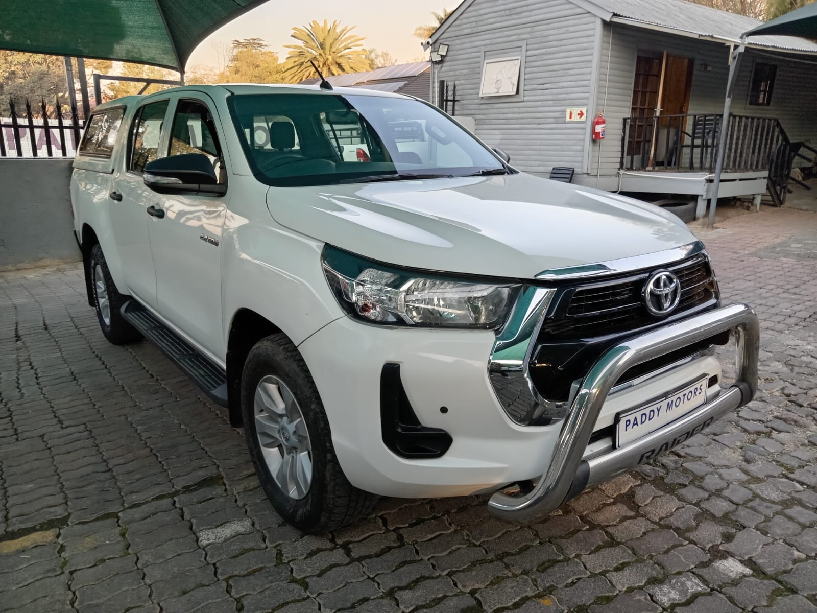
								2017 Toyota Hilux 2.4GD-6 Double Cab SRX Share Contact Seller full									