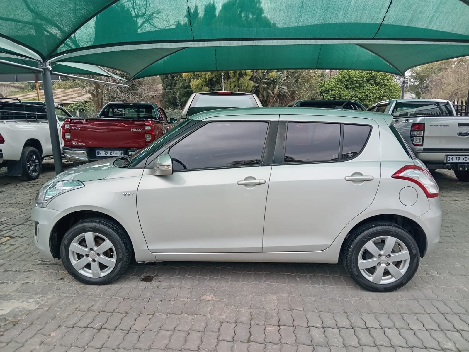 
								2017 SUZUKI SWIFT 1.2 GL HATCHBACK full									