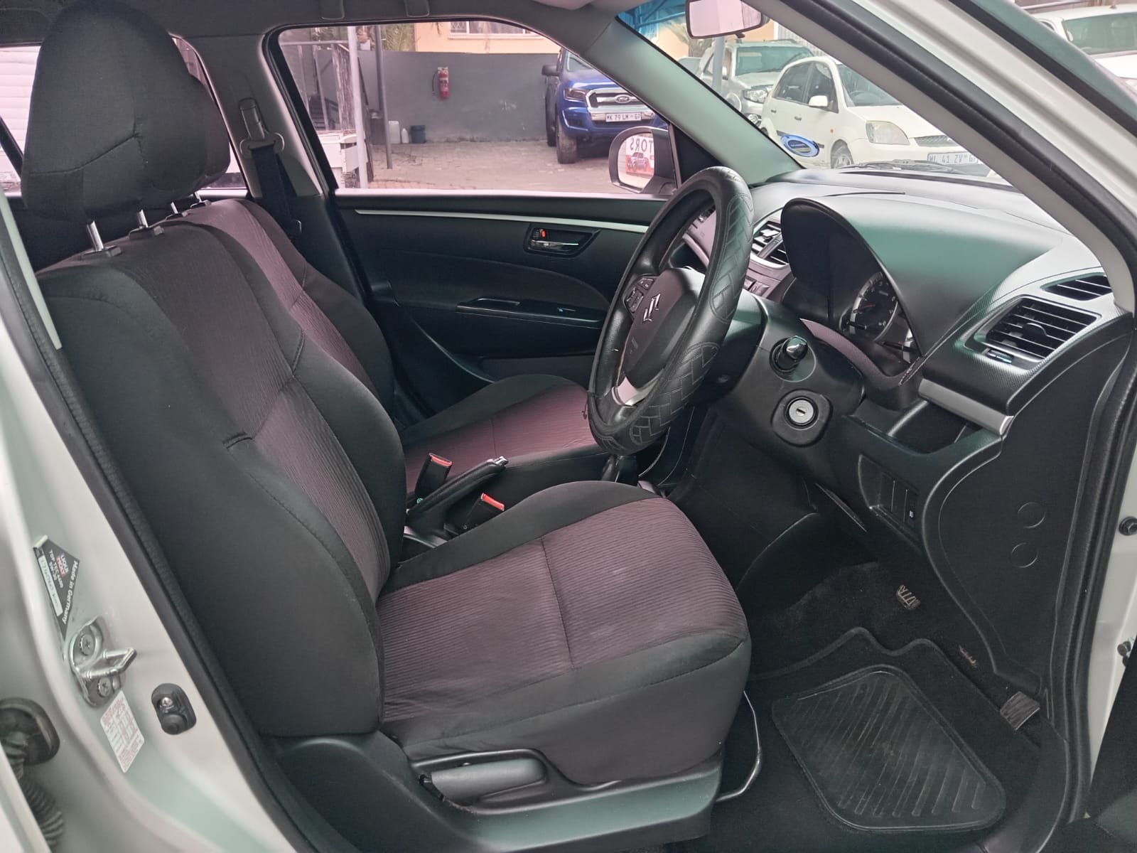 
								2017 SUZUKI SWIFT 1.2 GL HATCHBACK full									