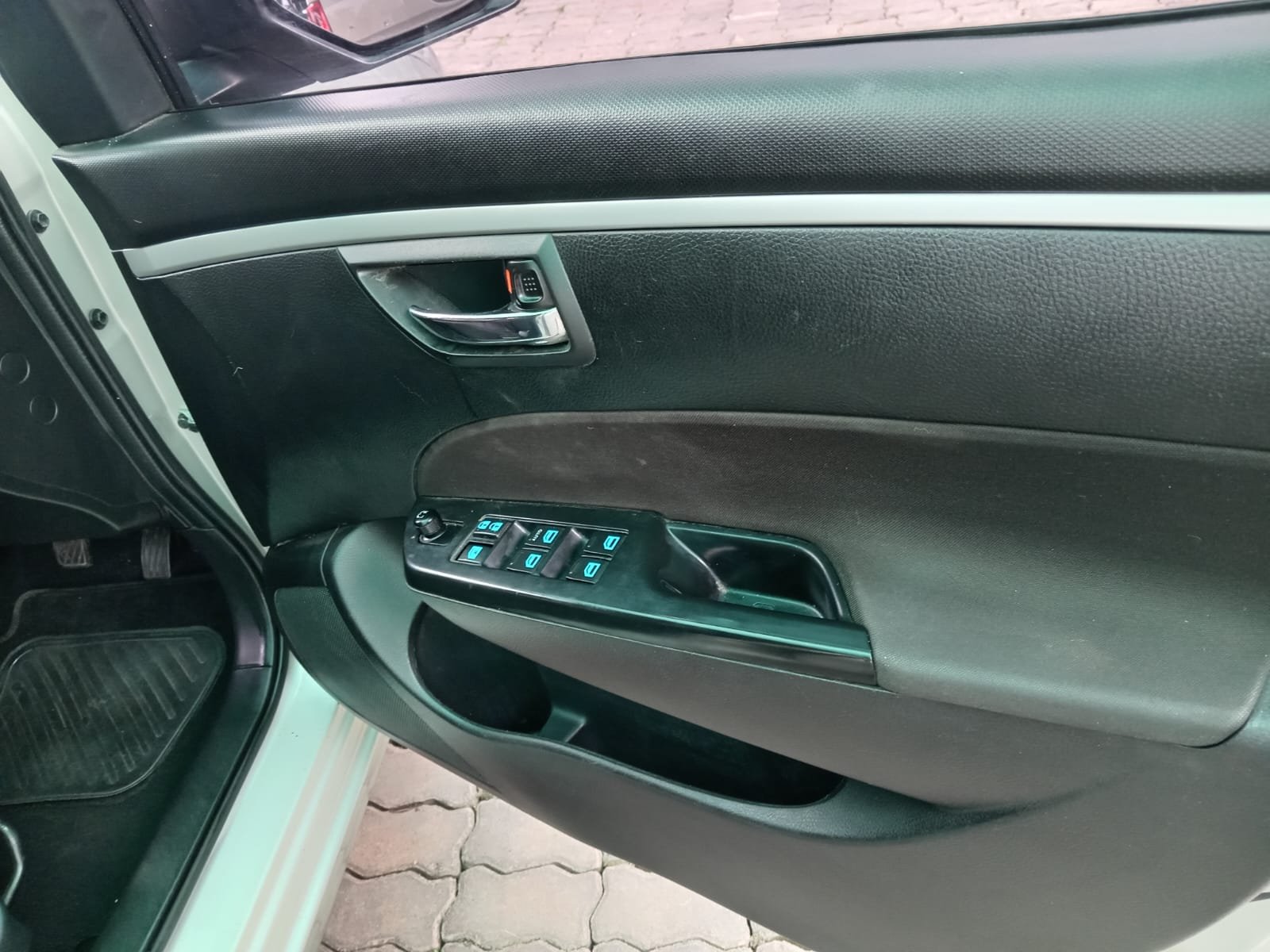 
								2017 SUZUKI SWIFT 1.2 GL HATCHBACK full									