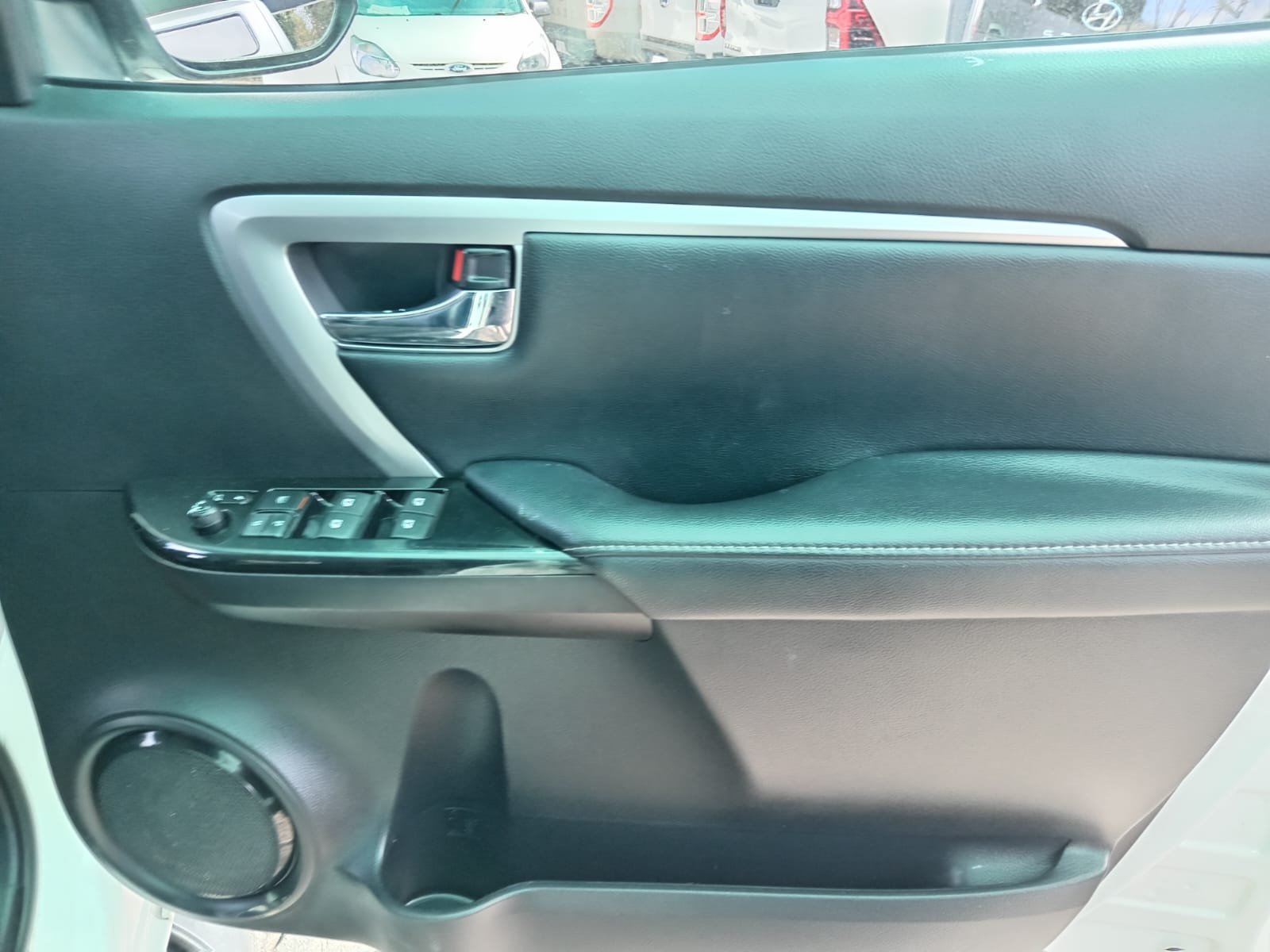 
								2021 Toyota Fortuner 2.4GD6 Auto full									