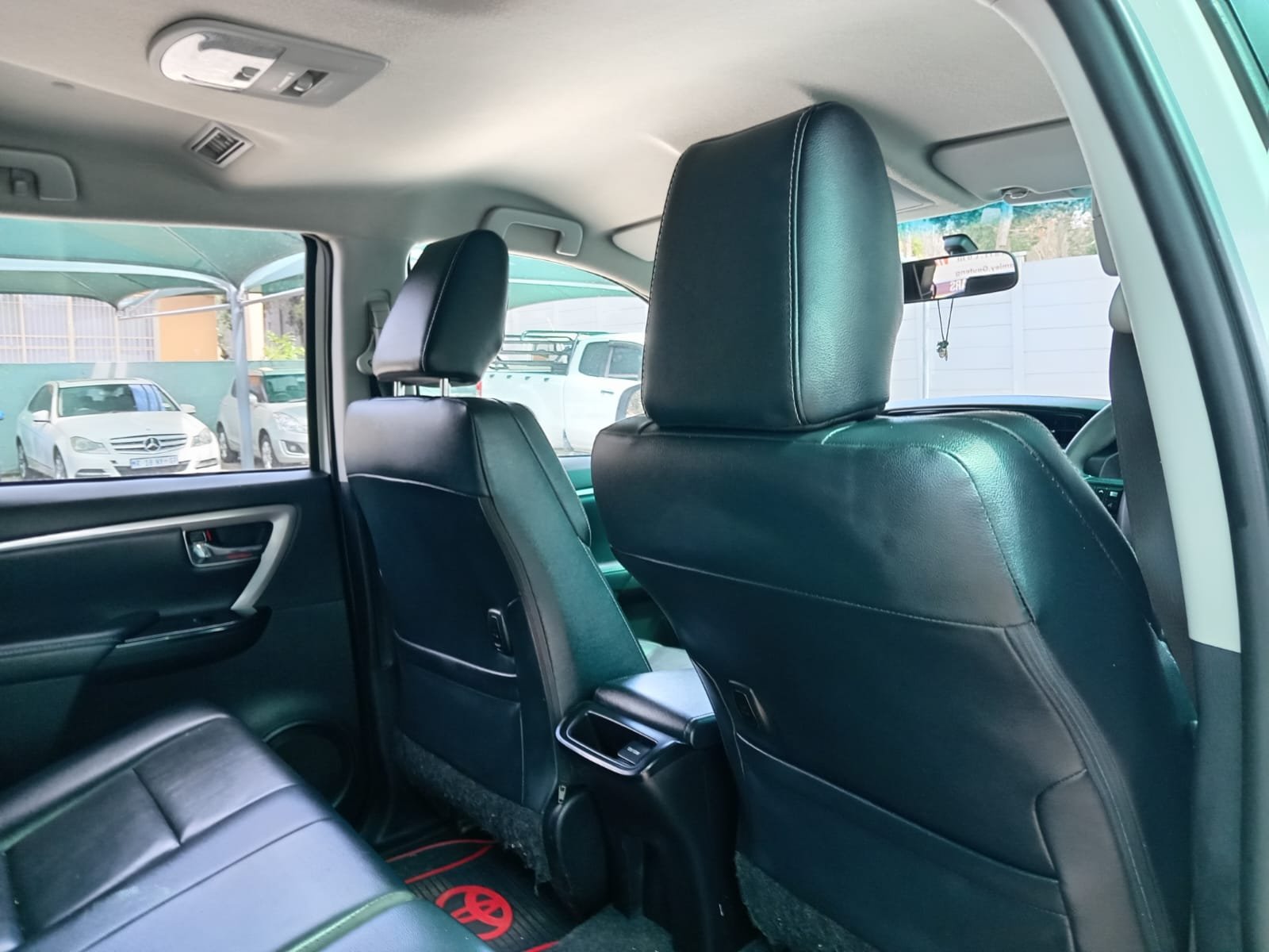 
								2021 Toyota Fortuner 2.4GD6 Auto full									