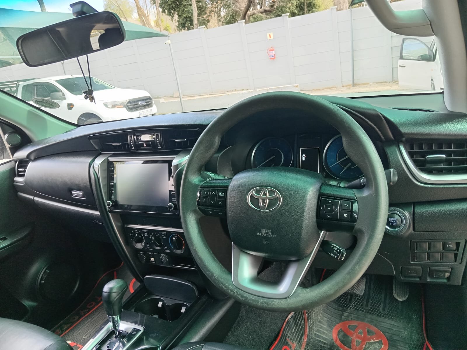 
								2021 Toyota Fortuner 2.4GD6 Auto full									