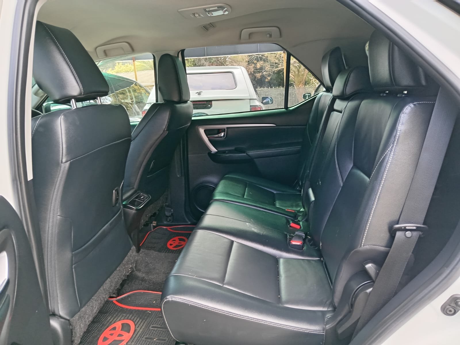 
								2021 Toyota Fortuner 2.4GD6 Auto full									