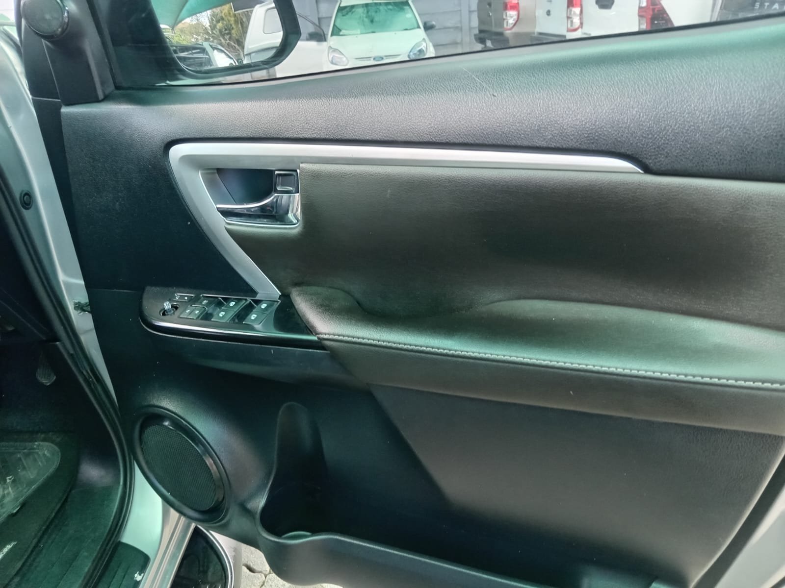 
								2019 TOYOTA FORTUNER AUTO full									