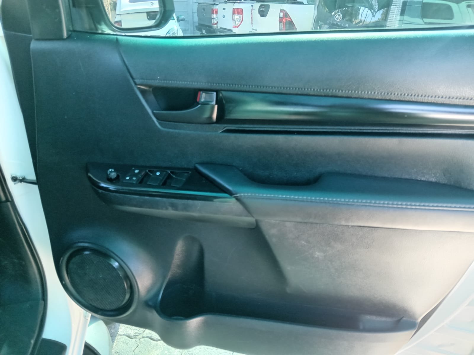 
								2020 TOYOTA HILUX 2.4 GD-6 DOUBLE CAB AUTO full									