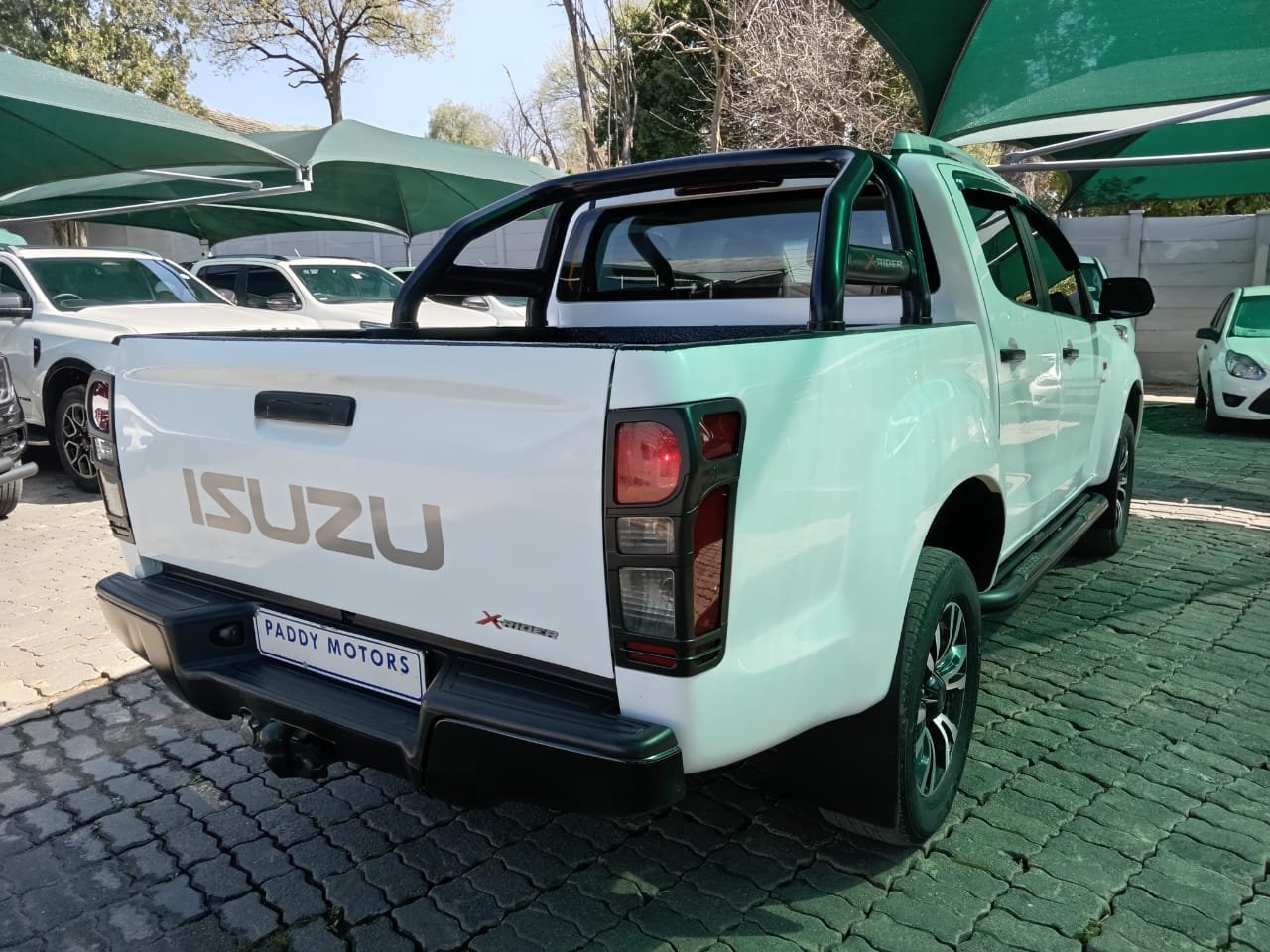 
								2017 ISUZU KB250 X-RIDER DOUBLE CAB full									