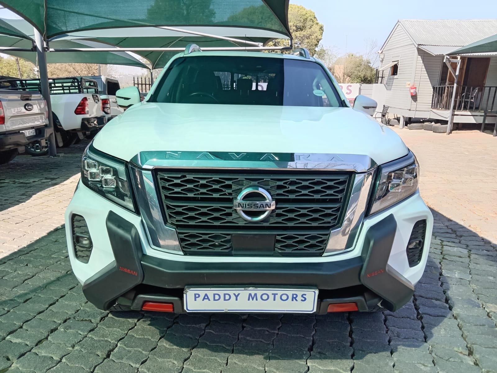 
								2021 NISSAN NAVARA 2.5 DDI DOUBLE CAB AUTO full									
