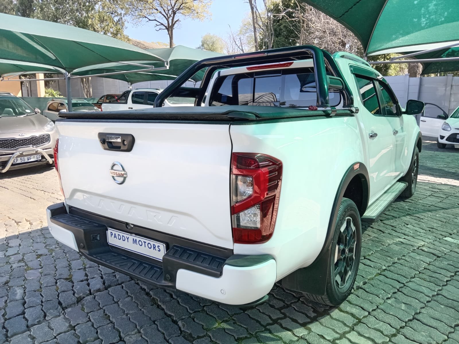 
								2021 NISSAN NAVARA 2.5 DDI DOUBLE CAB AUTO full									