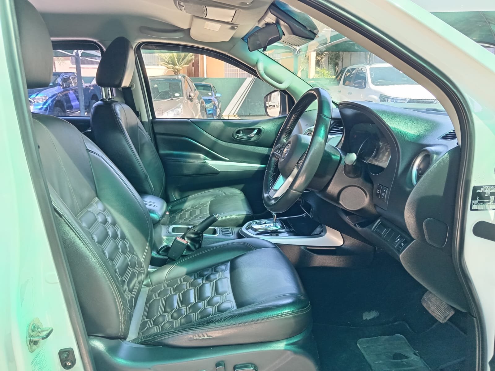 
								2021 NISSAN NAVARA 2.5 DDI DOUBLE CAB AUTO full									