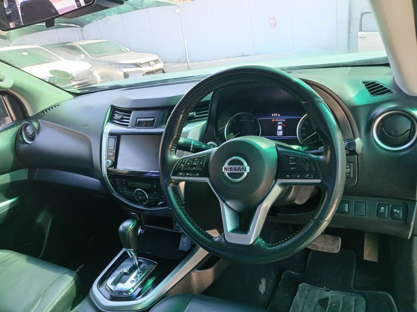 
								2021 NISSAN NAVARA 2.5 DDI DOUBLE CAB AUTO full									