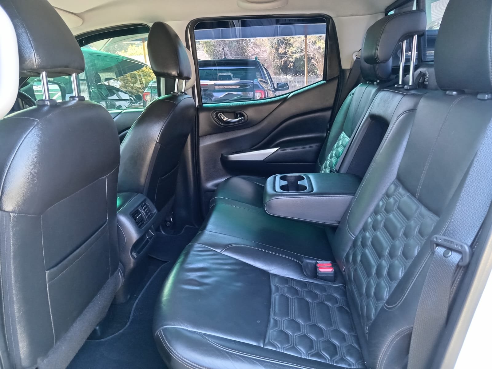 
								2021 NISSAN NAVARA 2.5 DDI DOUBLE CAB AUTO full									