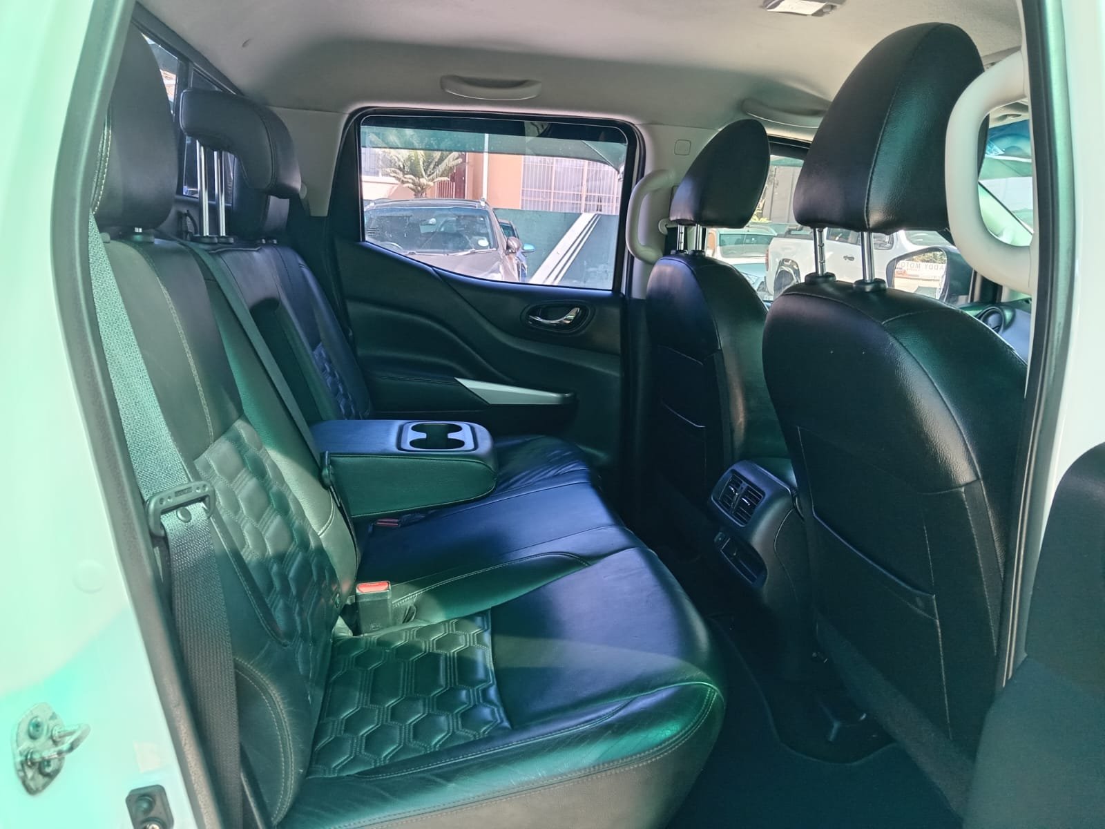 
								2021 NISSAN NAVARA 2.5 DDI DOUBLE CAB AUTO full									