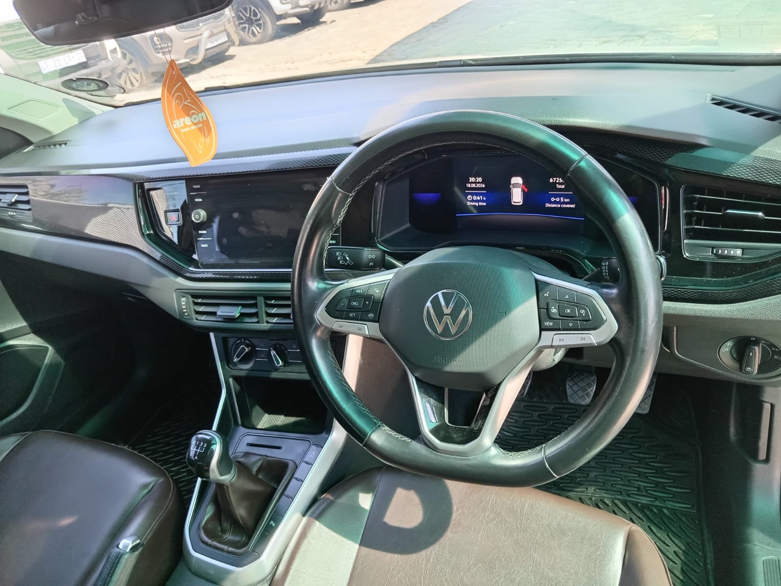 
								2022 VOLKSWAGEN POLO TSI 1.0 PETROL full									