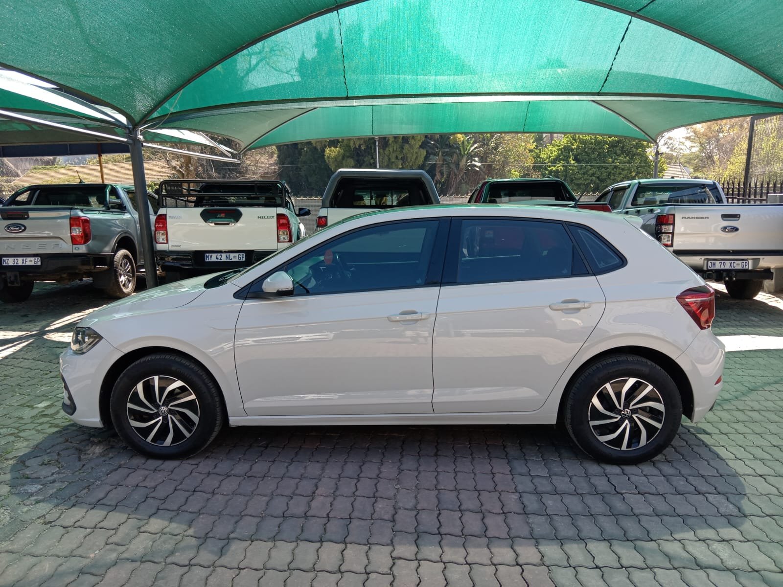 
								2022 VOLKSWAGEN POLO TSI 1.0 PETROL full									