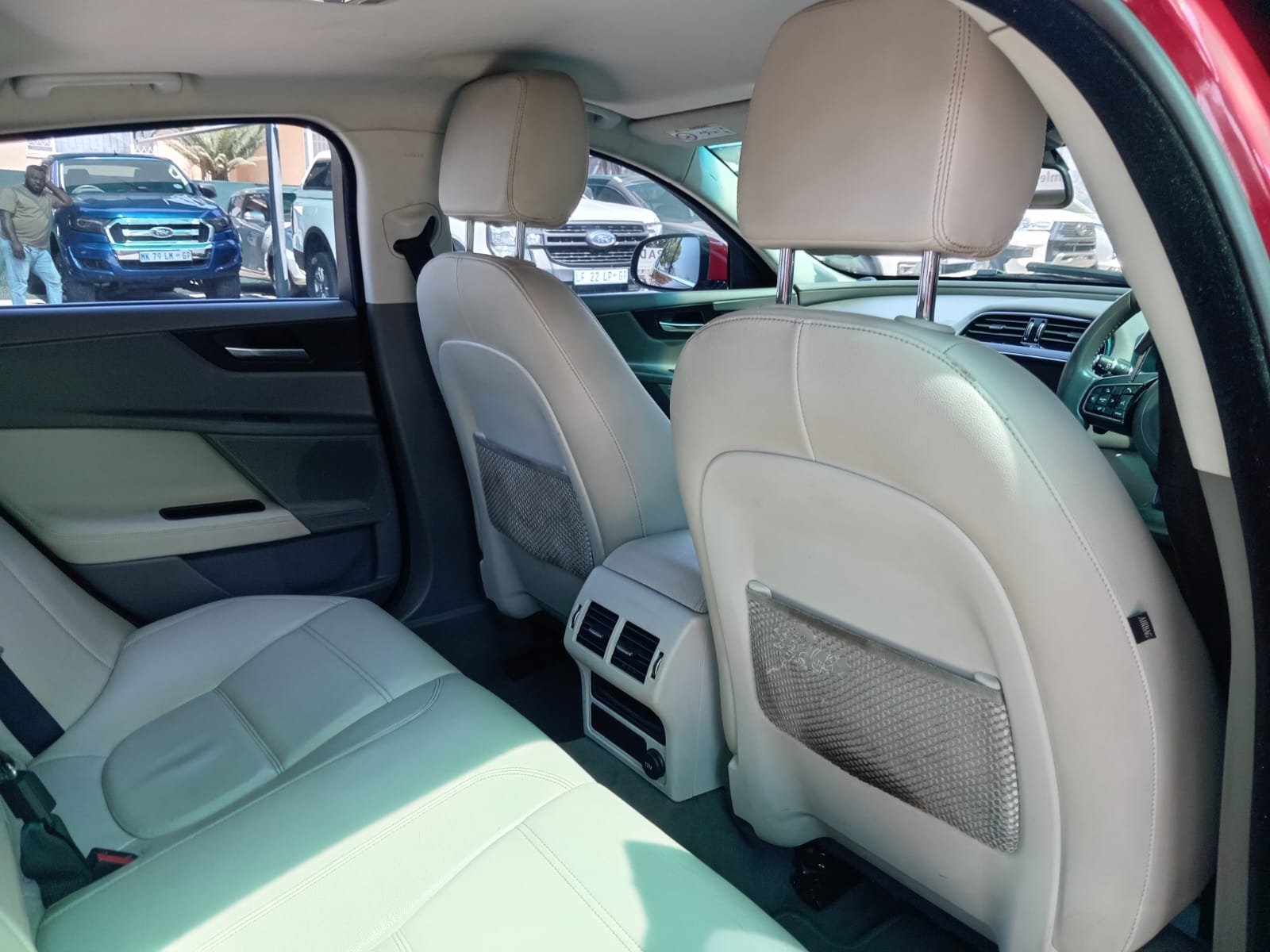 
								2016 JAQUAR EX 2.0 SEDAN full									