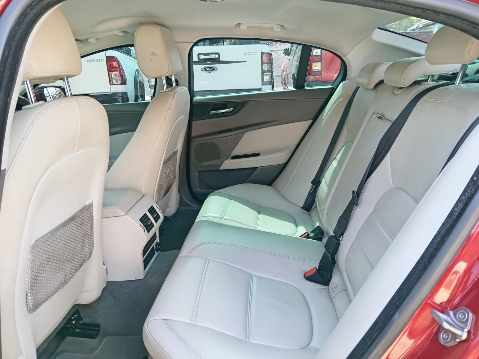 
								2016 JAQUAR EX 2.0 SEDAN full									