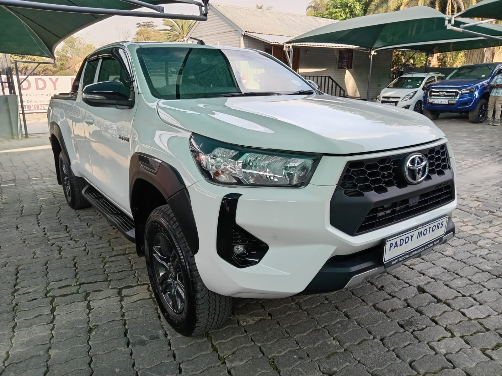 
								2023 TOYOTA HILUX 2.4 GD-6 EXTRA CAB full									
