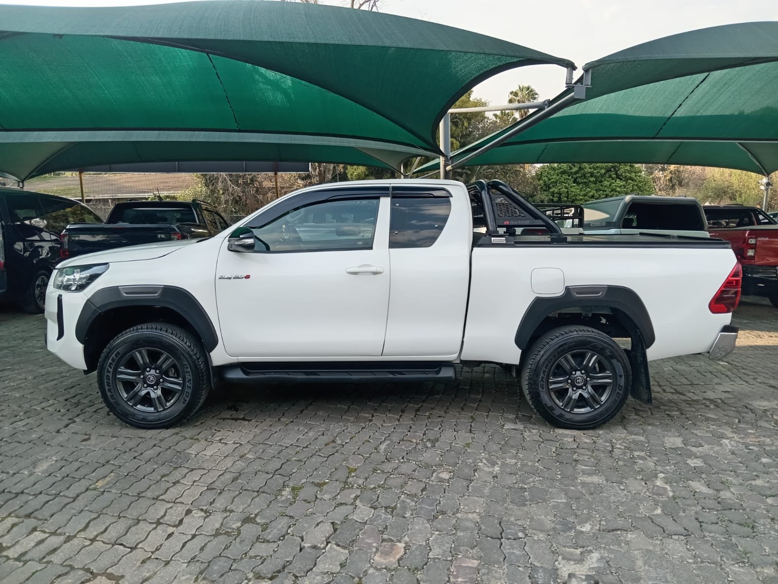 
								2023 TOYOTA HILUX 2.4 GD-6 EXTRA CAB full									