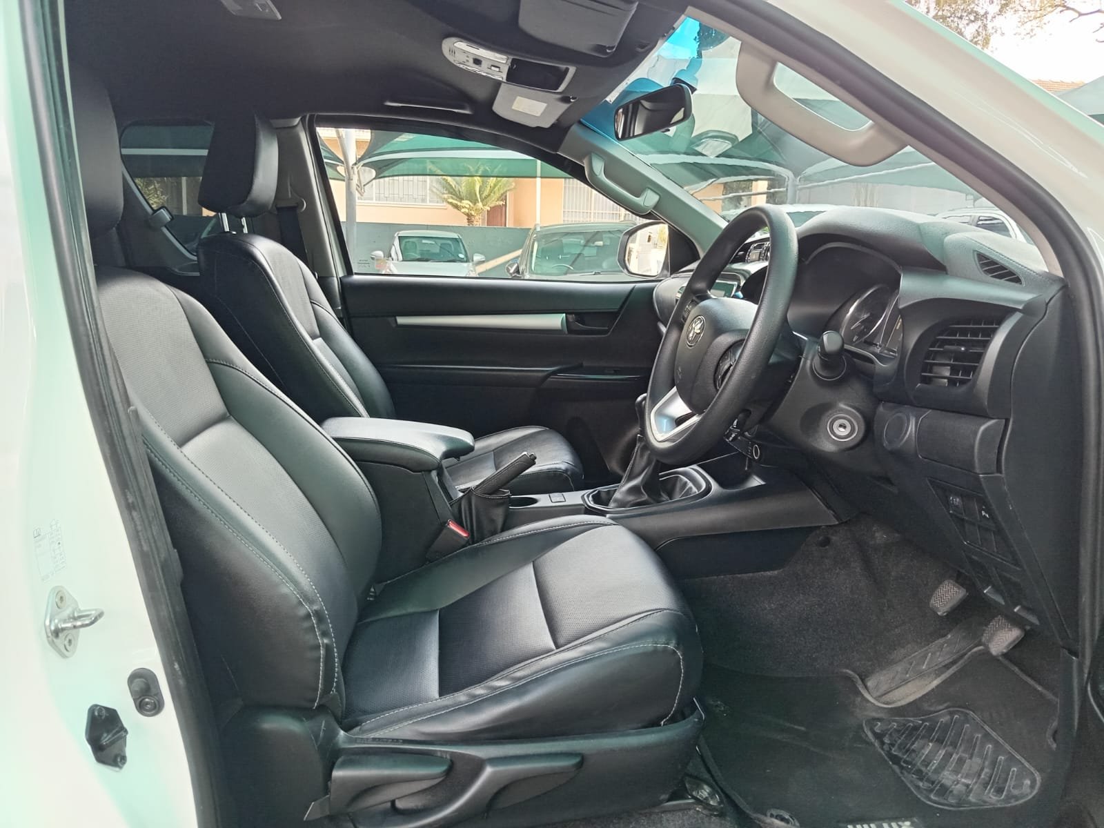 
								2023 TOYOTA HILUX 2.4 GD-6 EXTRA CAB full									
