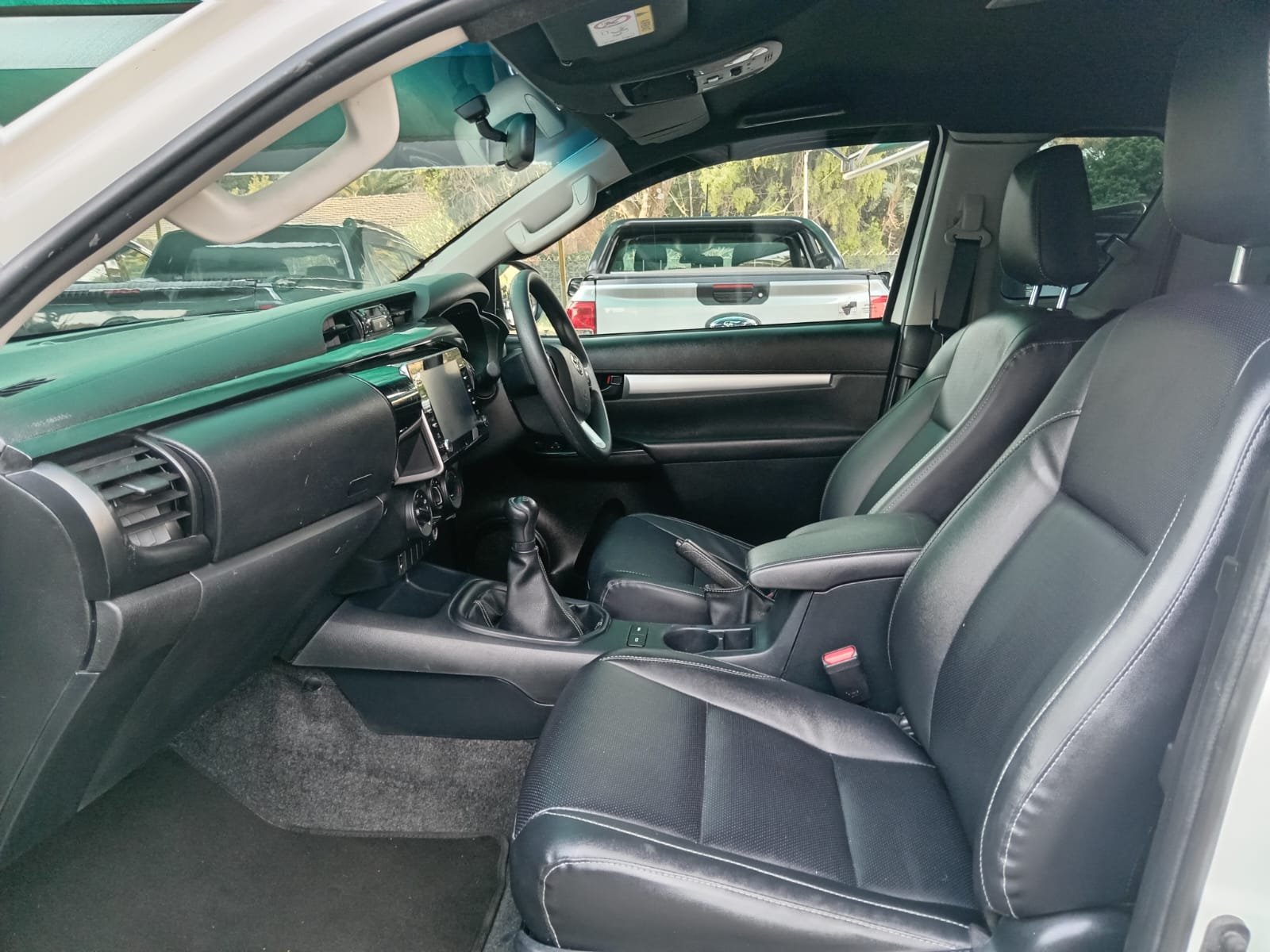 
								2023 TOYOTA HILUX 2.4 GD-6 EXTRA CAB full									