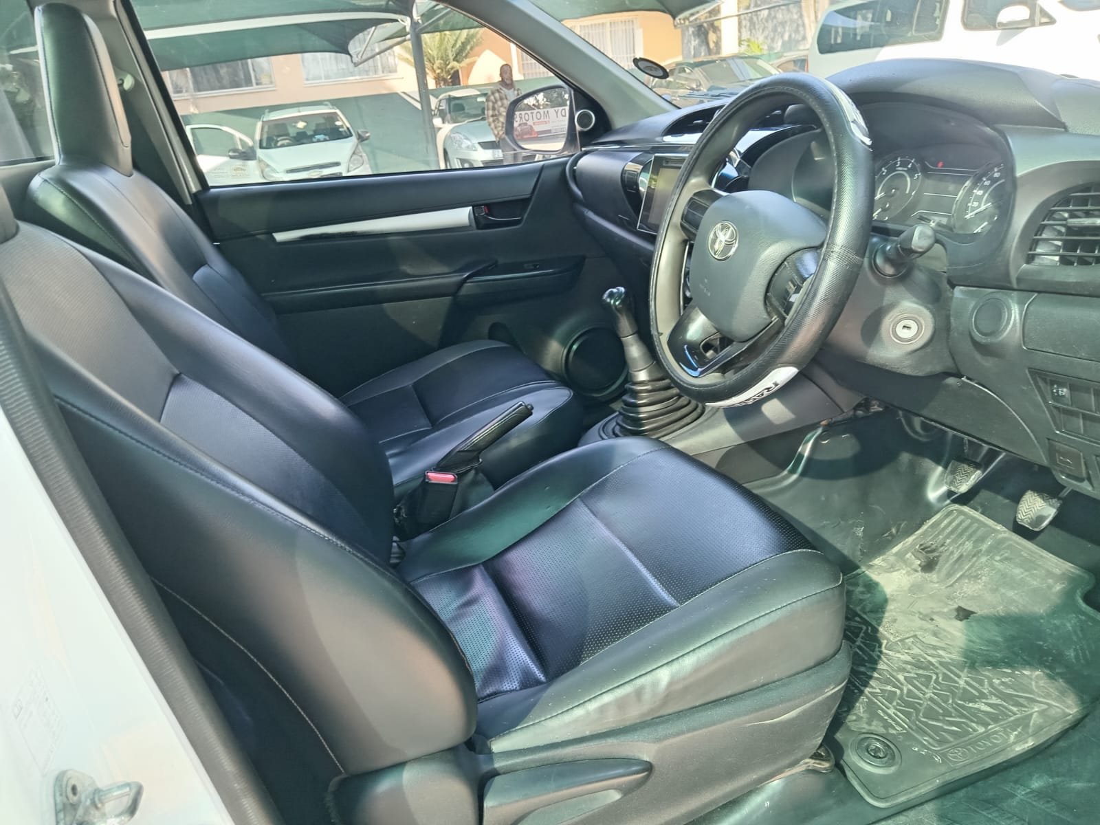 
								2020 TOYOTA HILUX 2.4 GD LOW RIDER SINGLE CAB full									