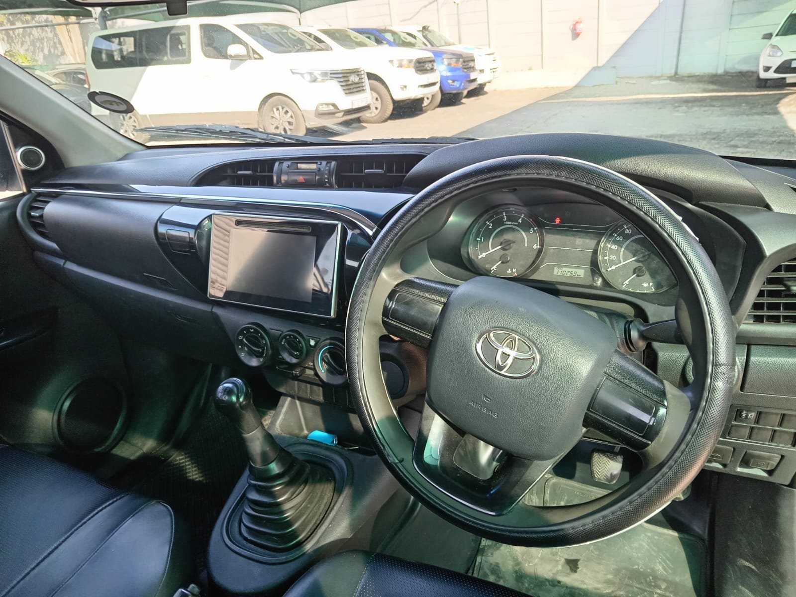 
								2020 TOYOTA HILUX 2.4 GD LOW RIDER SINGLE CAB full									