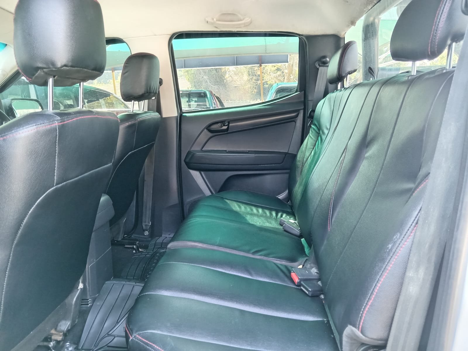 
								2021 ISUZU DMAX 250 DOUBLE CAB 4X4 full									