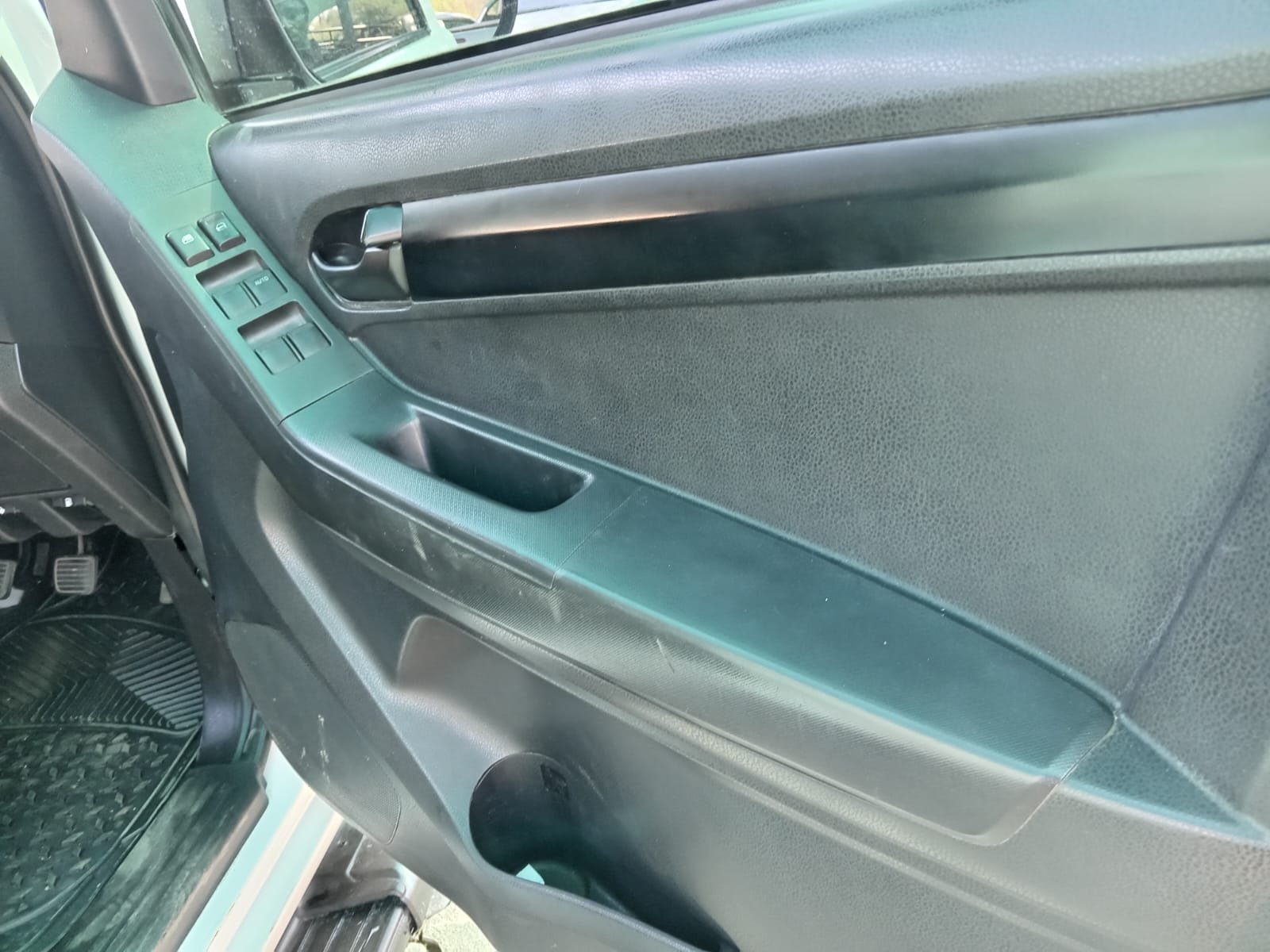 
								2021 ISUZU DMAX 250 DOUBLE CAB 4X4 full									