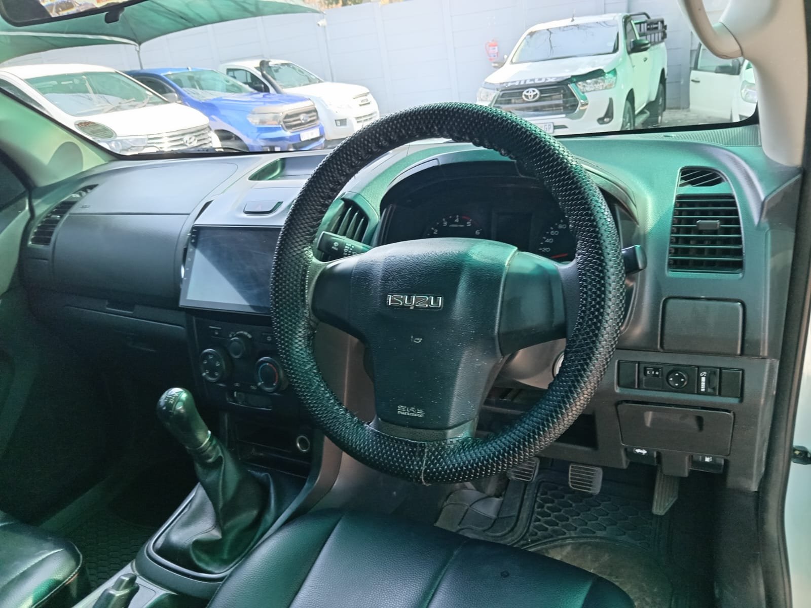 
								2014 ISUZU KB250 EXTRA CAB full									