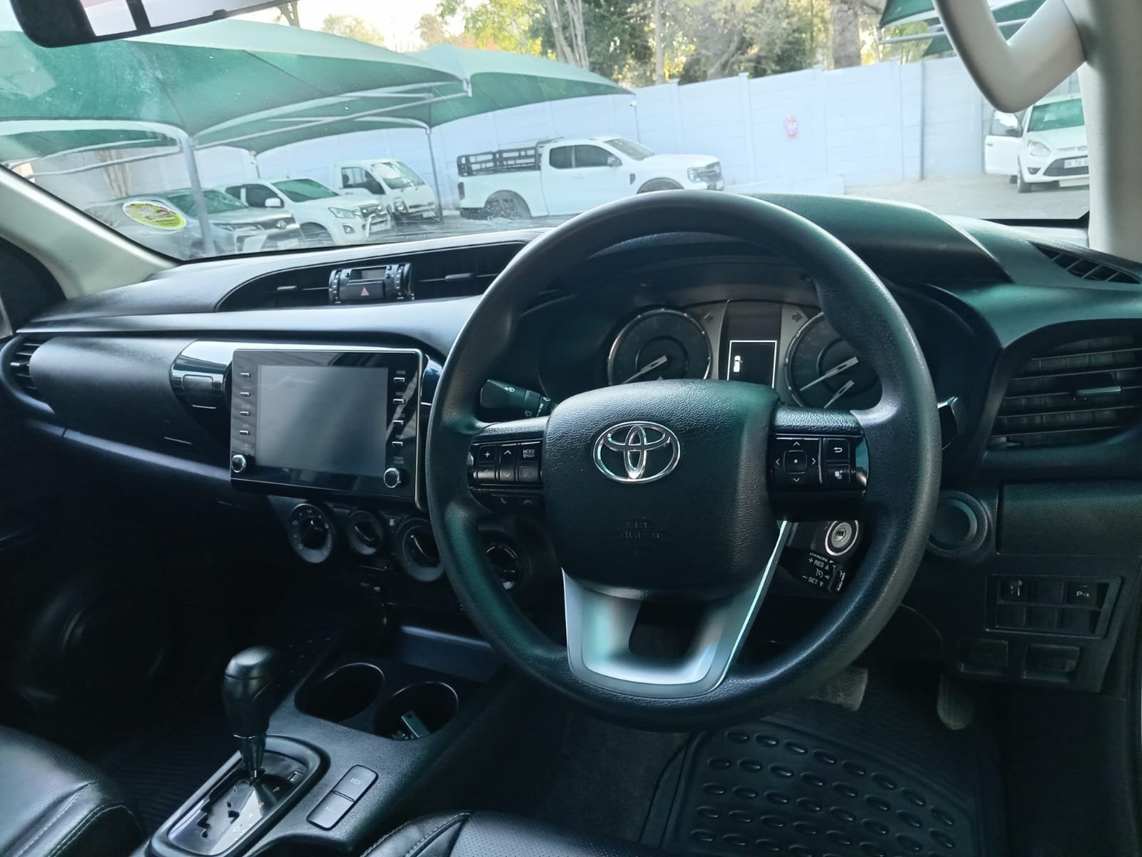 
								2023 Toyota Hilux 2.4GD-6 4×4 Raider X Auto Double-Cab full									