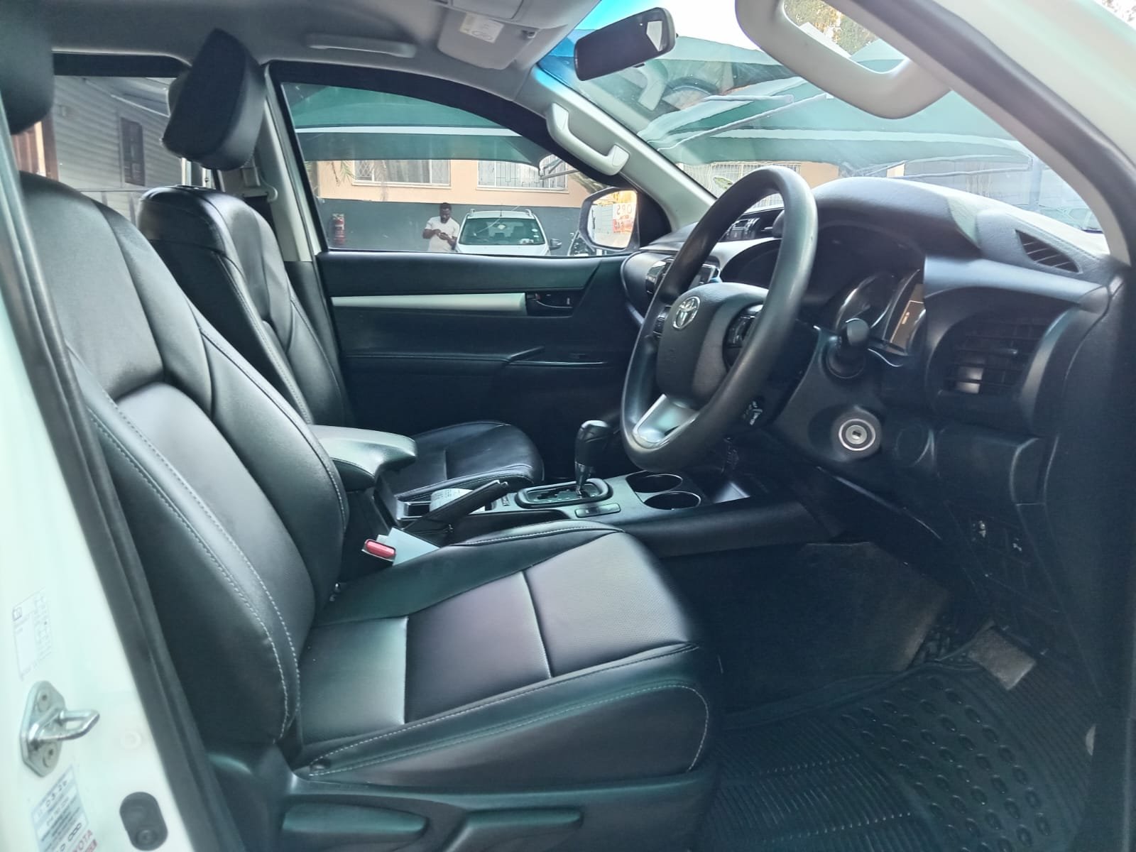 
								2023 Toyota Hilux 2.4GD-6 4×4 Raider X Auto Double-Cab full									