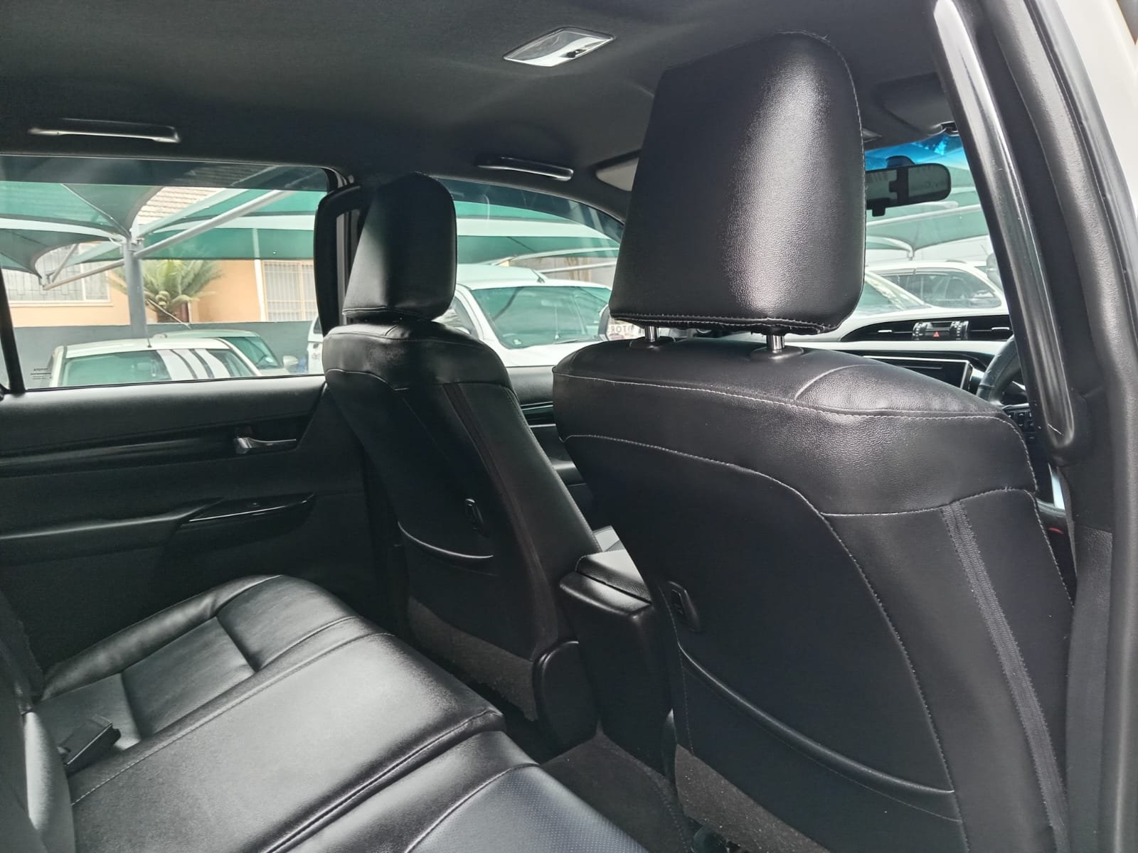 
								2017 TOYOTA HILUX 2.8 GD-6 DOUBLE CAB 4X4 full									