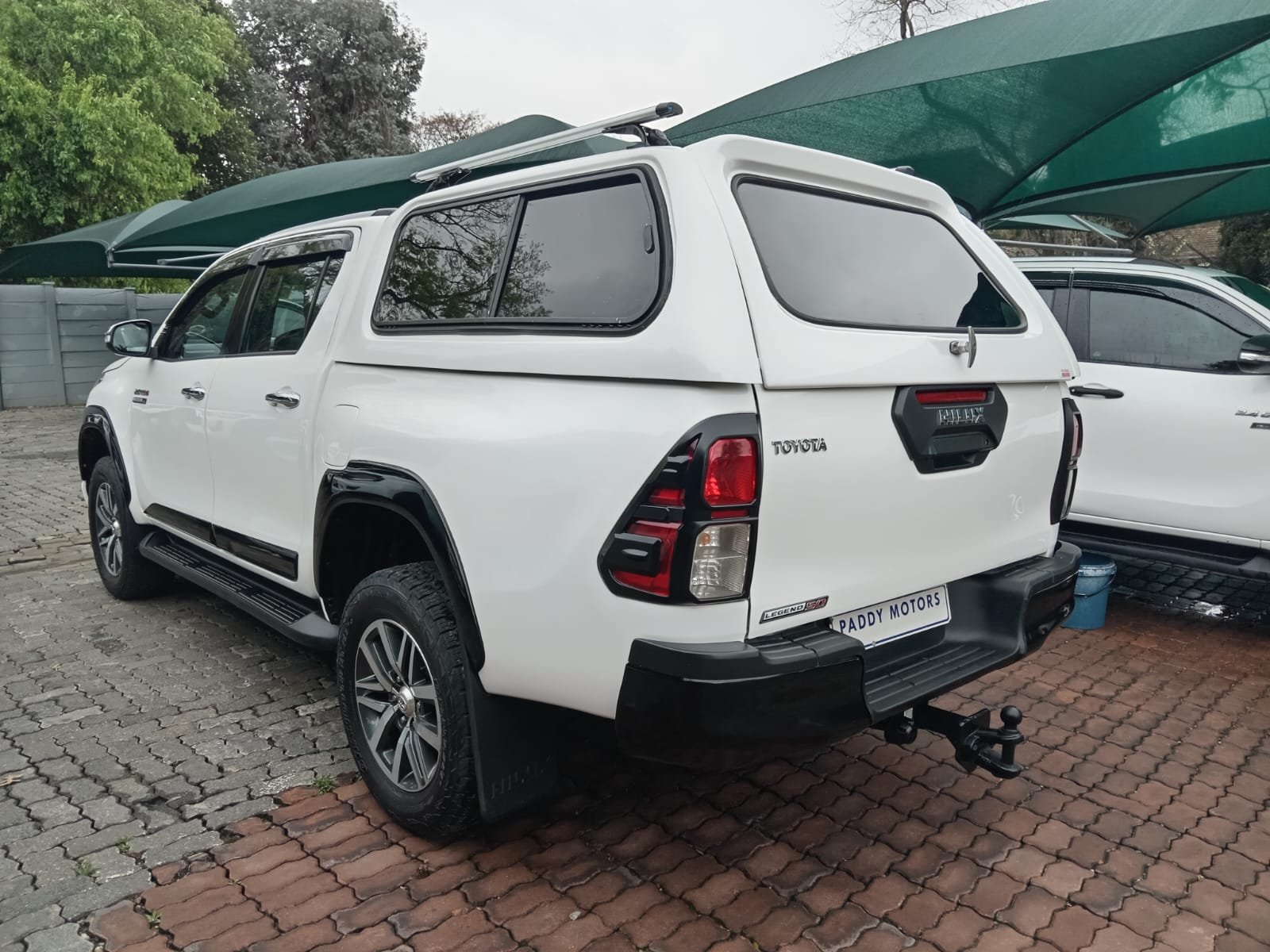 
								2017 TOYOTA HILUX 2.8 GD-6 DOUBLE CAB 4X4 full									