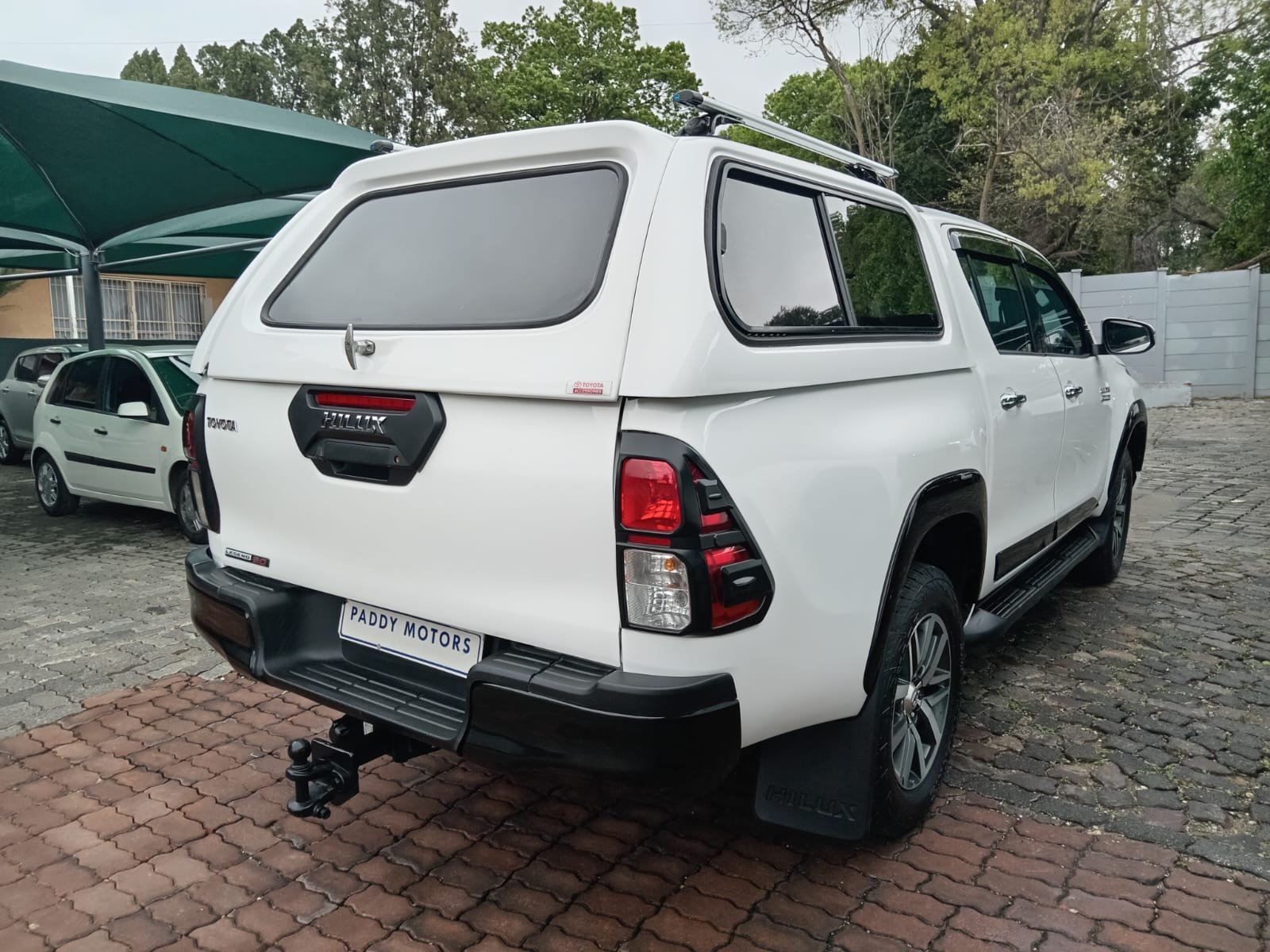
								2017 TOYOTA HILUX 2.8 GD-6 DOUBLE CAB 4X4 full									