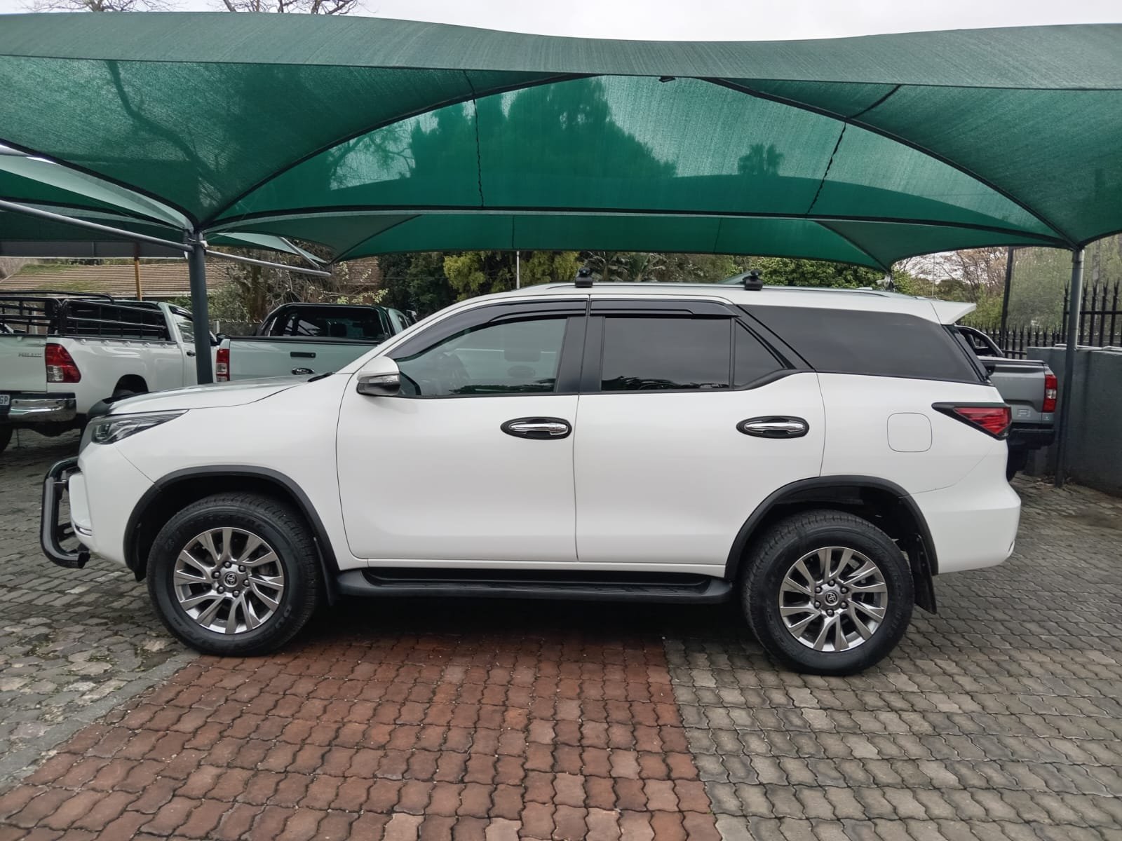 
								2018 TOYOTA HILUX 2.8 GD-6 AUTO 4X4 full									