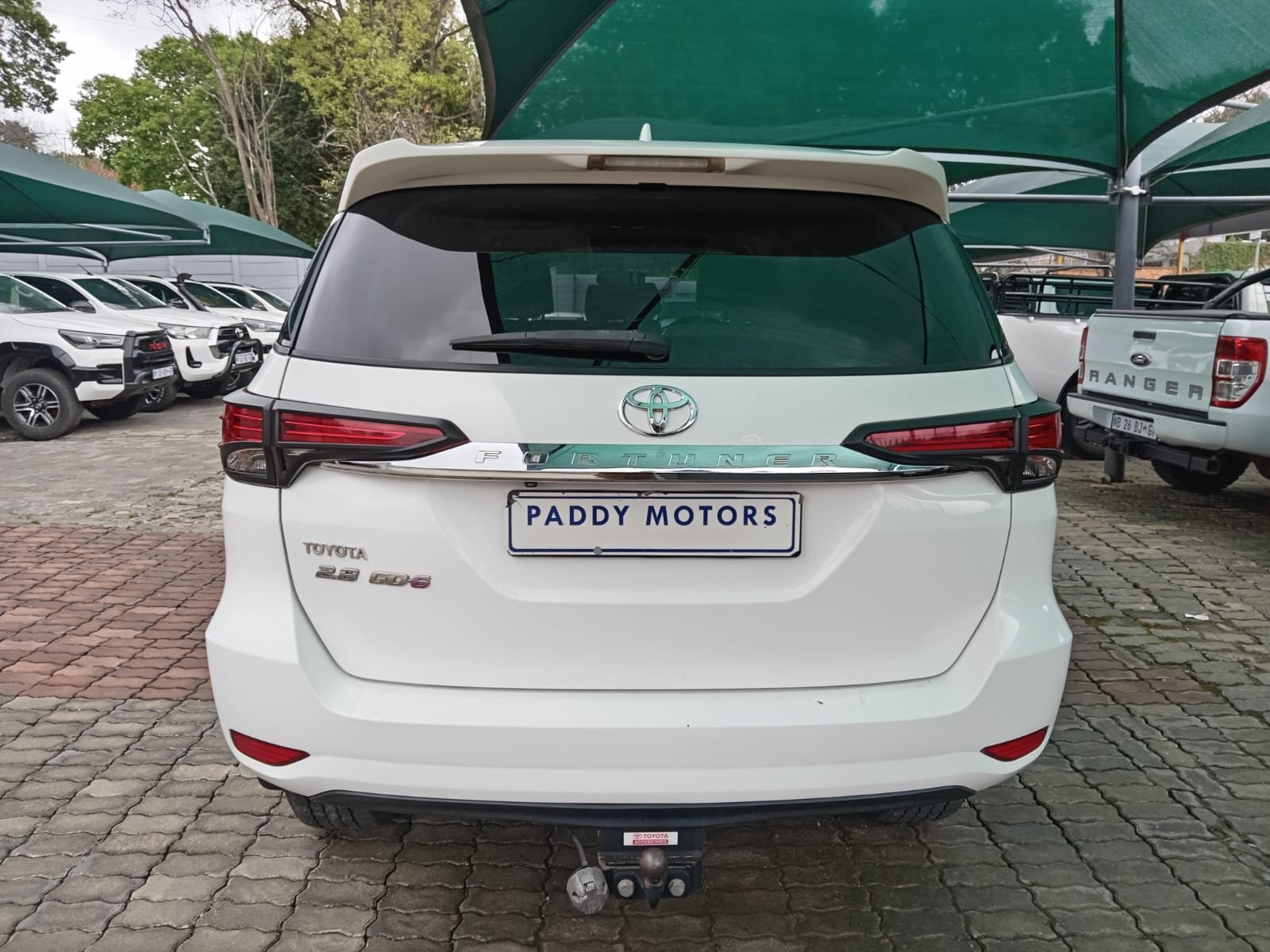 
								2018 TOYOTA HILUX 2.8 GD-6 AUTO 4X4 full									