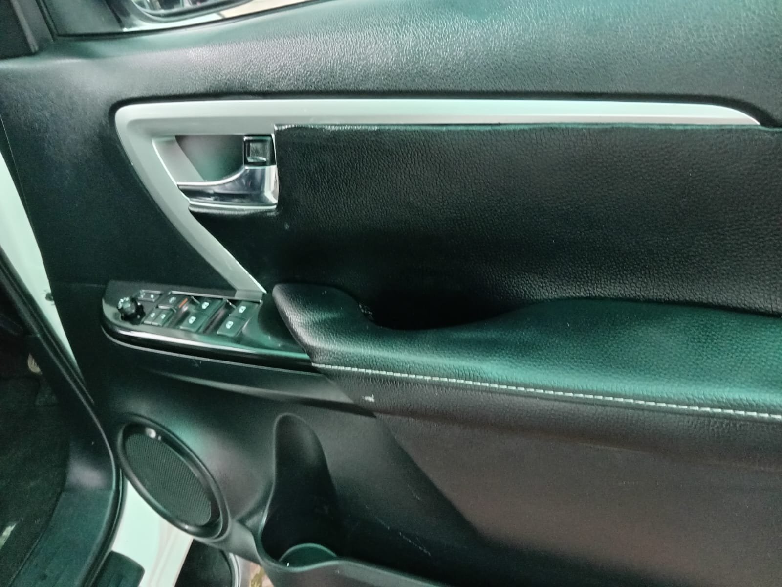
								2018 TOYOTA HILUX 2.8 GD-6 AUTO 4X4 full									