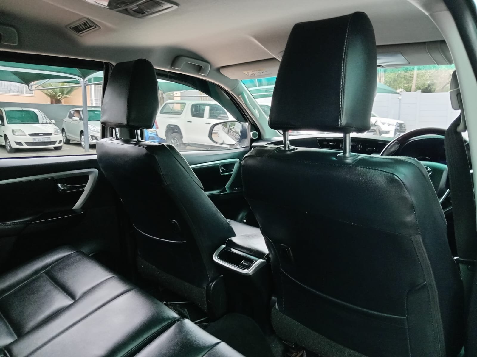 
								2018 TOYOTA HILUX 2.8 GD-6 AUTO 4X4 full									