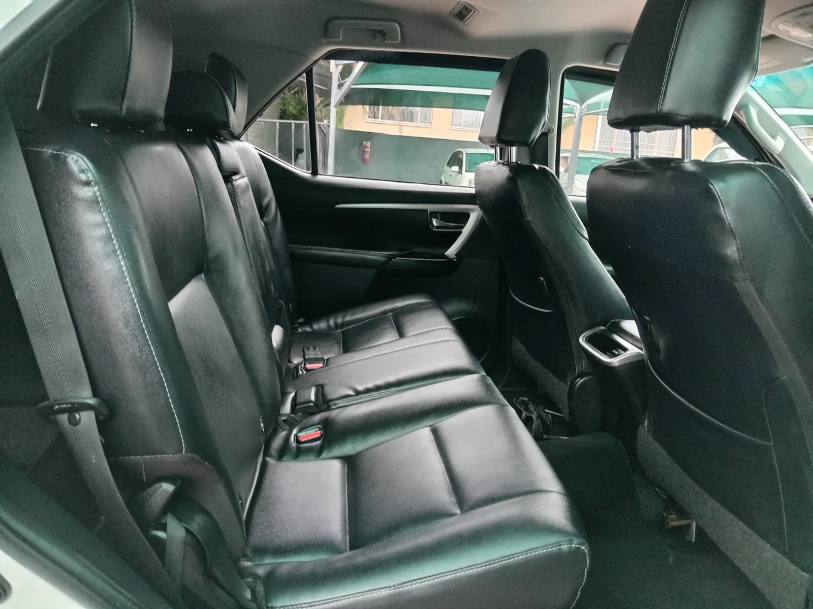 
								2018 TOYOTA HILUX 2.8 GD-6 AUTO 4X4 full									