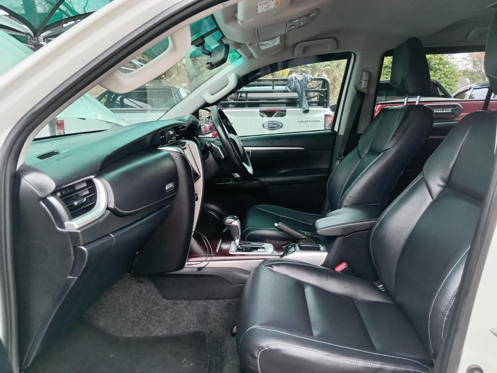 
								2018 TOYOTA HILUX 2.8 GD-6 AUTO 4X4 full									
