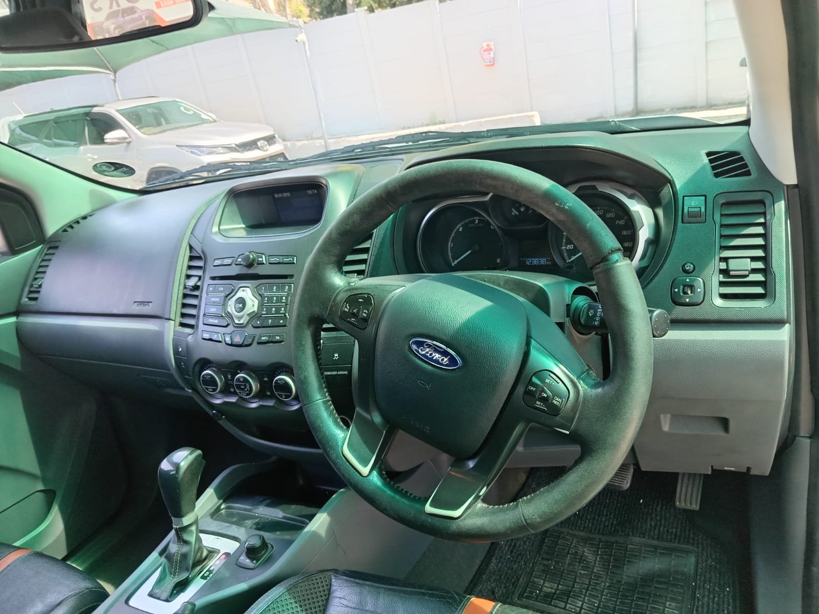 
								2022 FORD RANGER 2.2 TDCI DOUBLE CAB XLT AUTO full									