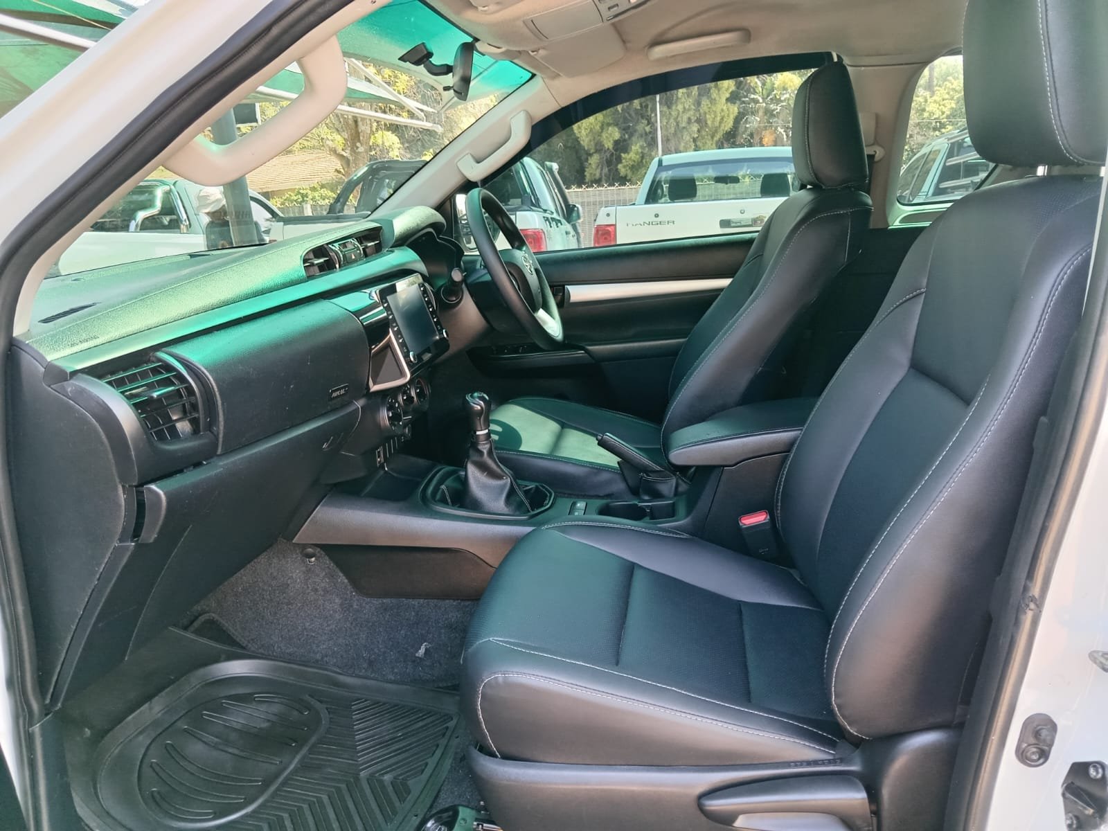 
								2022 TOYOTA HILUX 2.4 GD-6 EXTRA CAB full									