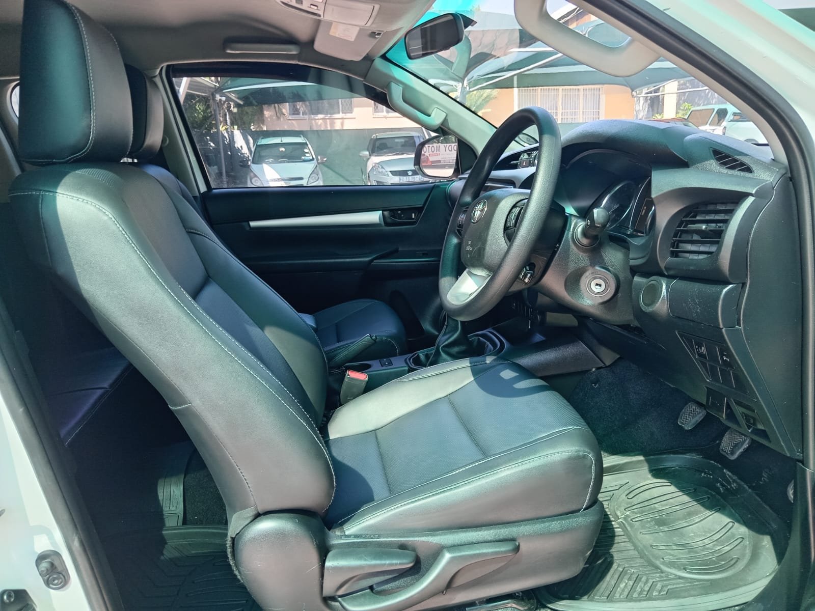 
								2022 TOYOTA HILUX 2.4 GD-6 EXTRA CAB full									