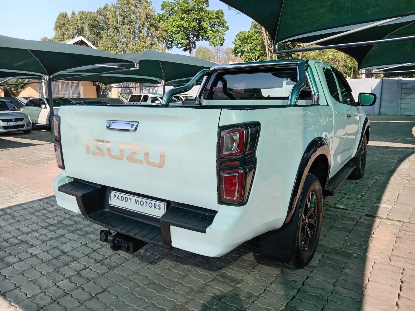 
								2023 ISUZU DMAX 3.0 TD EXTRA CAB 4X4 full									