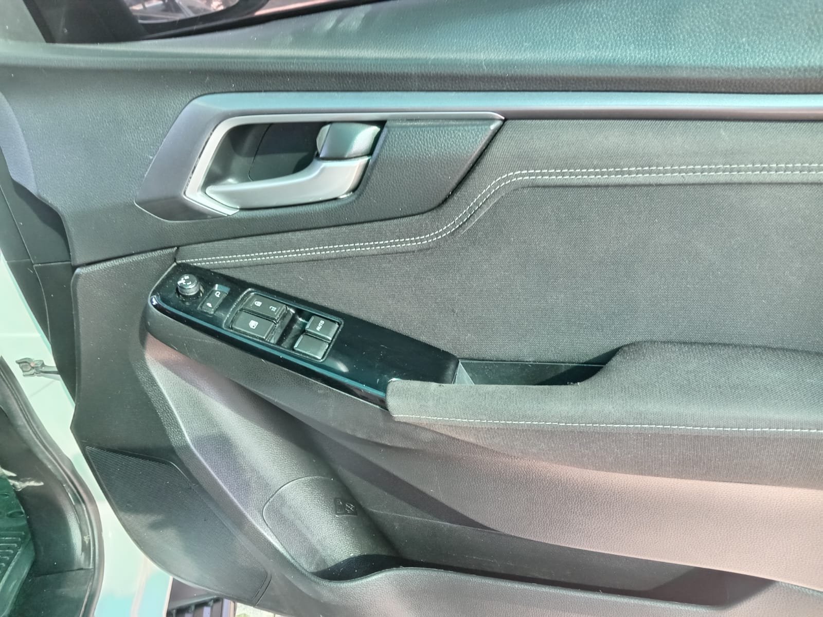 
								2023 ISUZU DMAX 3.0 TD EXTRA CAB 4X4 full									