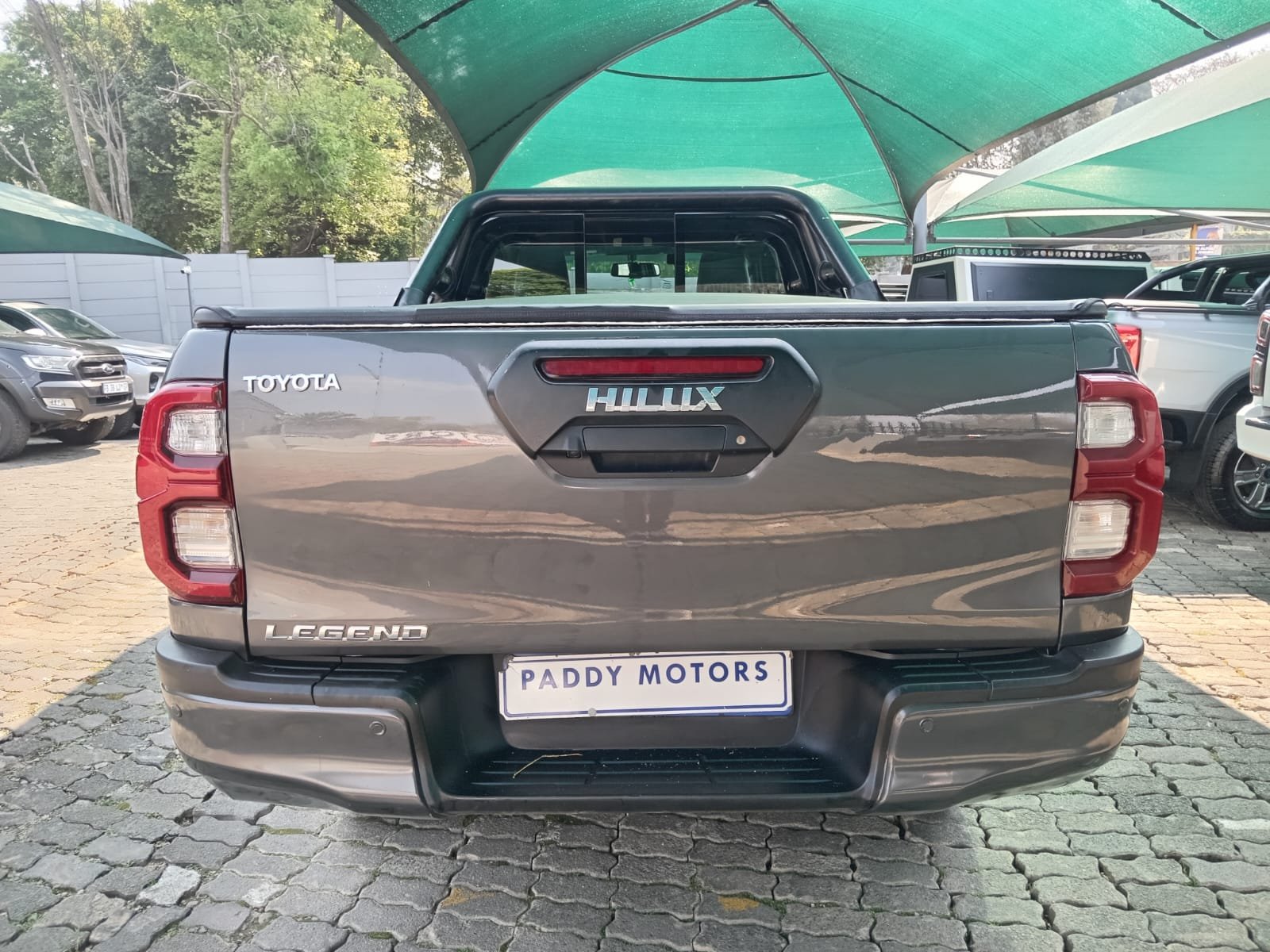 
								2021 TOYOTA HILUX 2.8 GD-6 LEGEND EXTRA CAB AUTO 4X4 full									